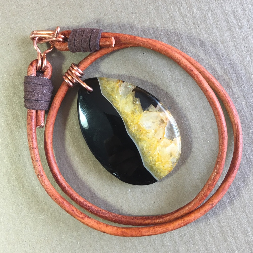 16” Black Yellow Agate Leather Choker Necklace